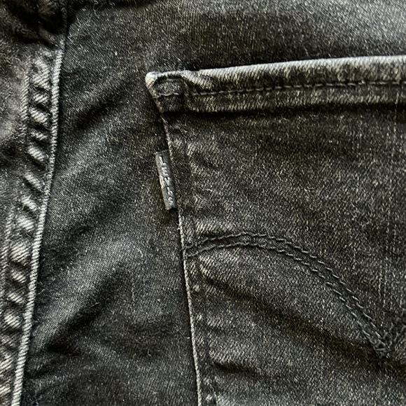 Levi’s 724 Crop Jeans - Picture 5 of 5